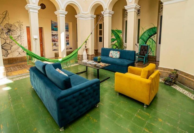 El Castillo Del Marques By Biscanna Hostels