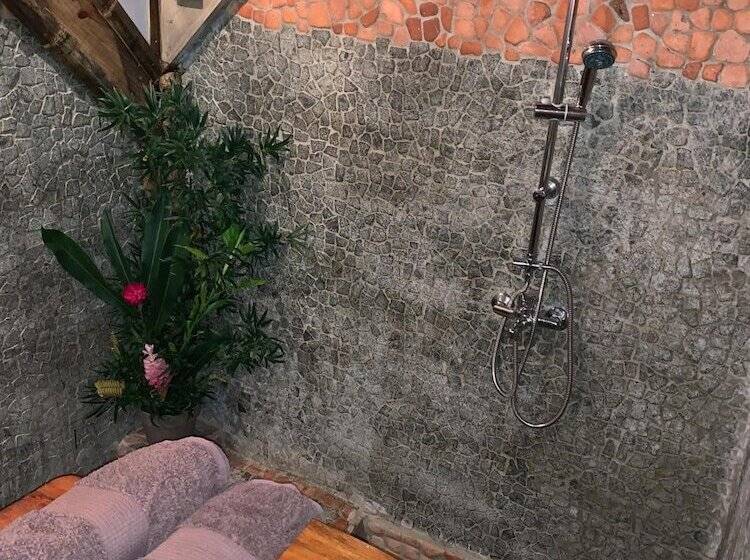 هتل Pension Tupuna