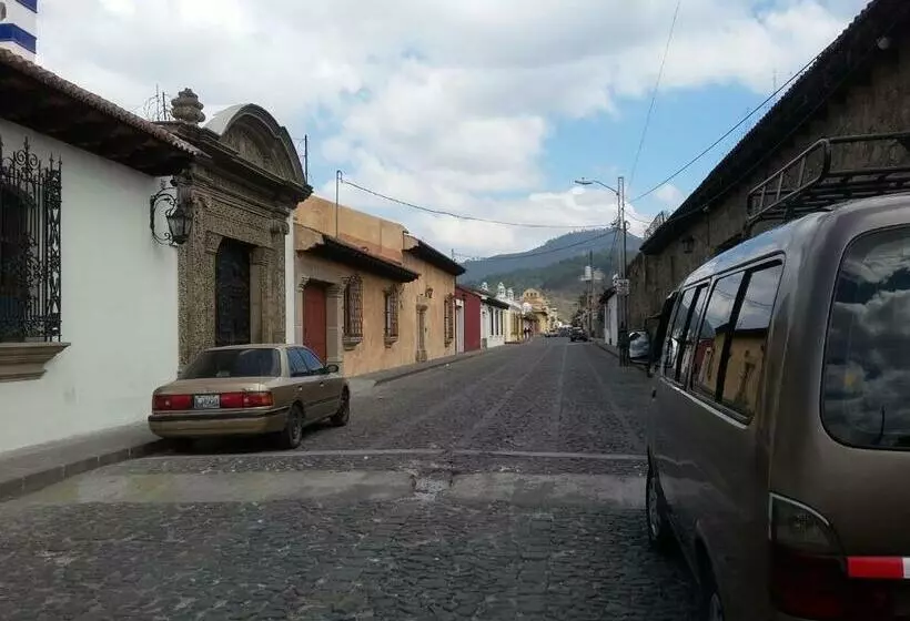 تختخواب و صبحانه Casa De Leon