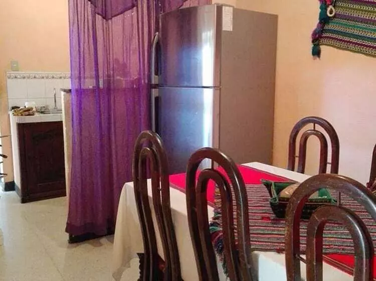 تختخواب و صبحانه Casa De Leon