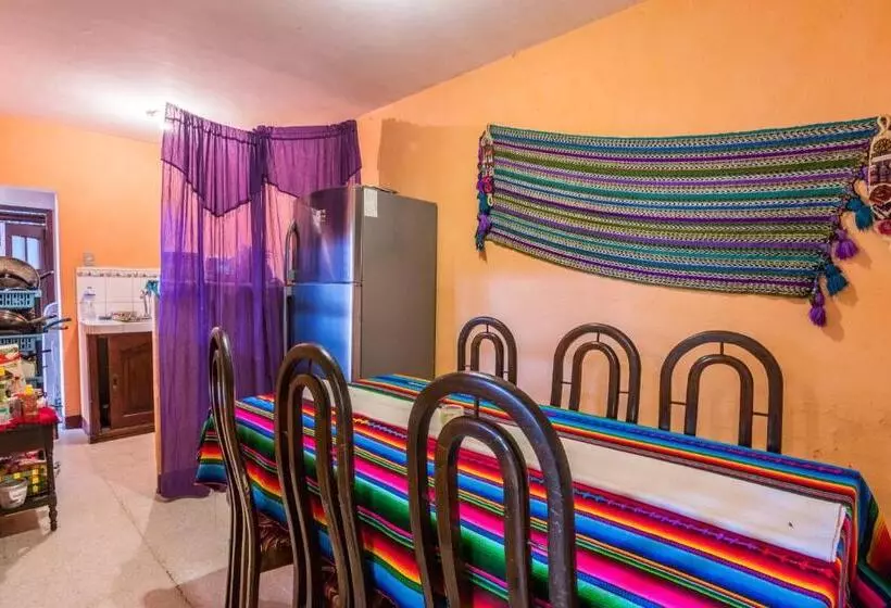 تختخواب و صبحانه Casa De Leon