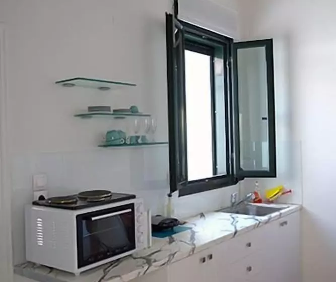 Geo Holidays Studios