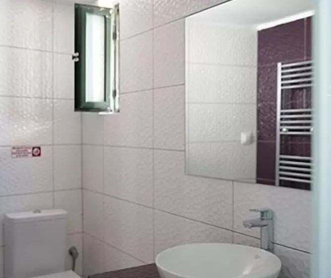 Geo Holidays Studios