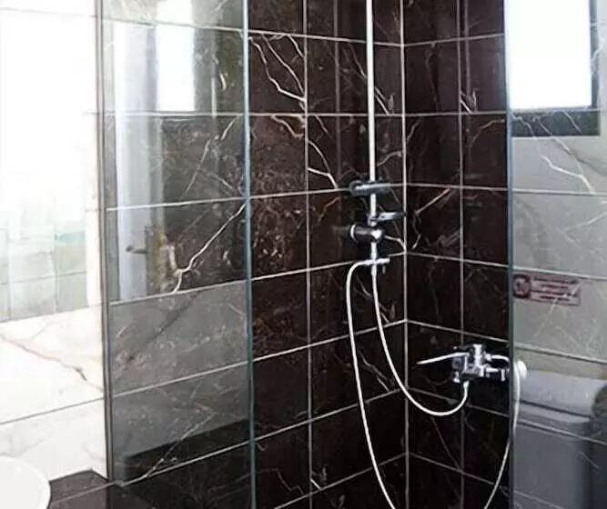 Geo Holidays Studios