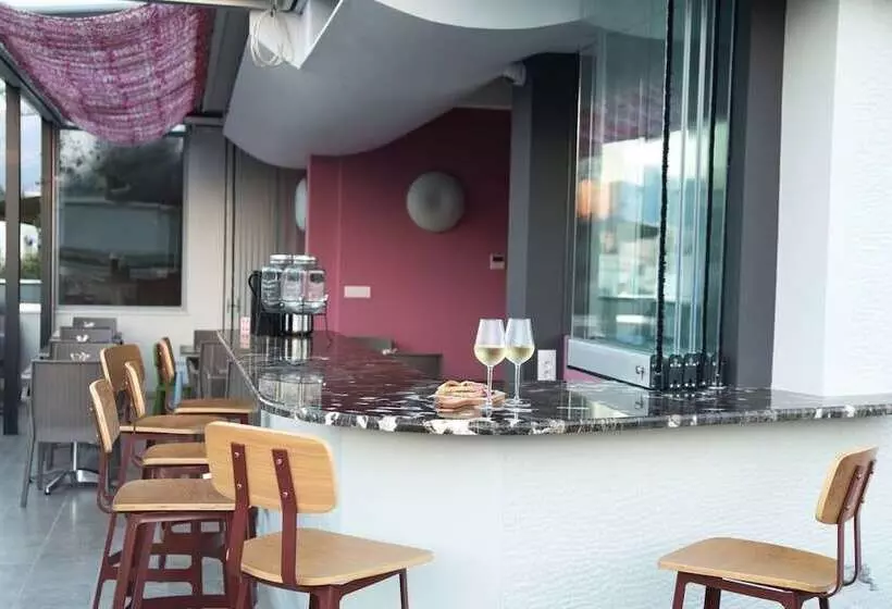 ホテル Ad Athens Luxury Rooms & Suites