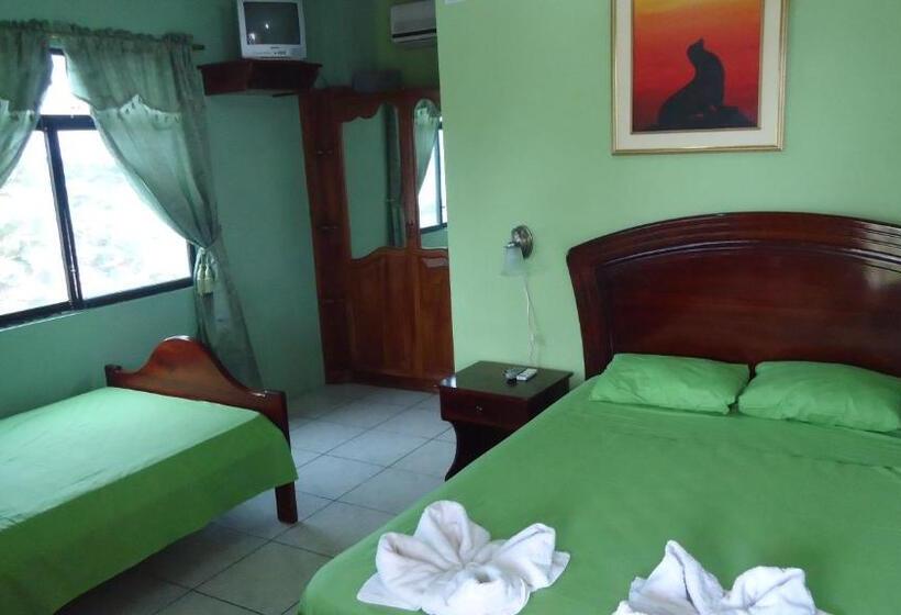 بنسيون Casa Los Delfines