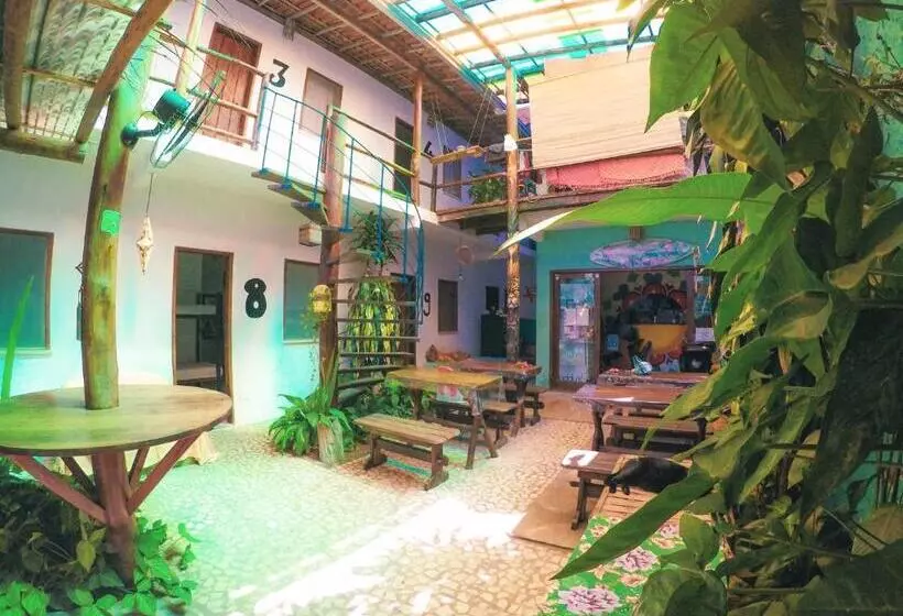 ホテル Buddy S Hostel Itacaré