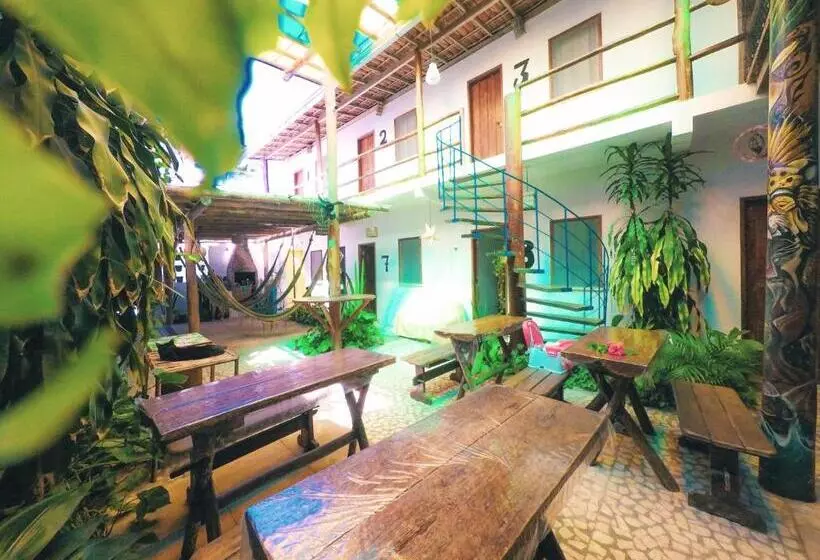 ホテル Buddy S Hostel Itacaré