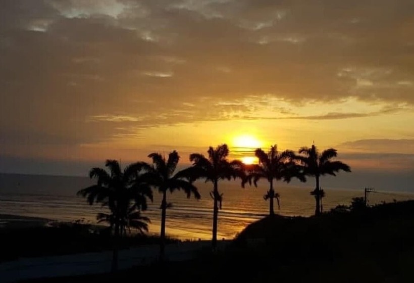 La Facha Hostel Restaurant Surf