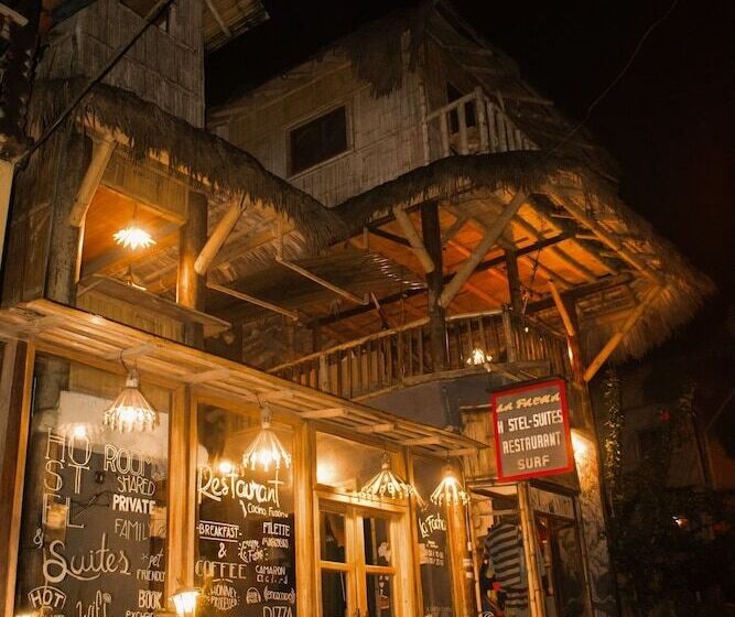 La Facha Hostel Restaurant Surf