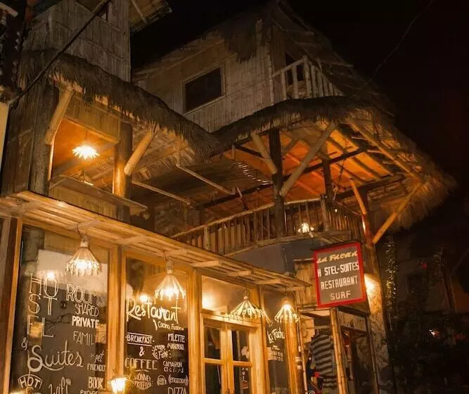 La Facha Hostel Restaurant Surf