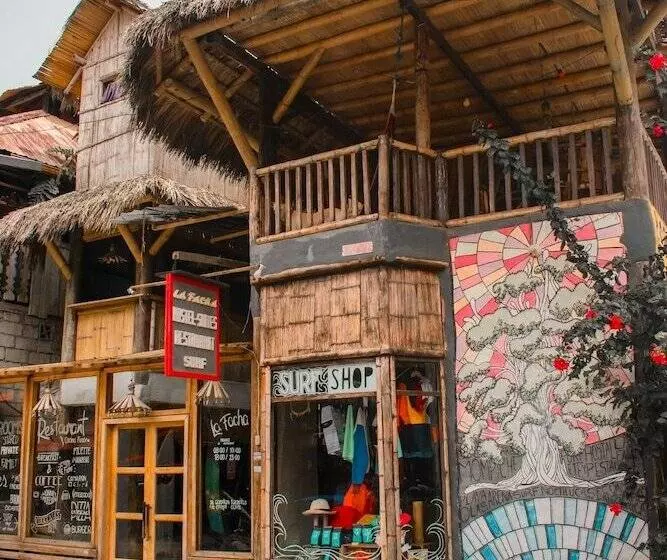 La Facha Hostel Restaurant Surf