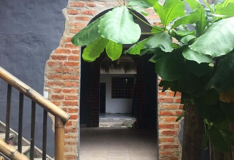 La Facha Hostel Restaurant Surf