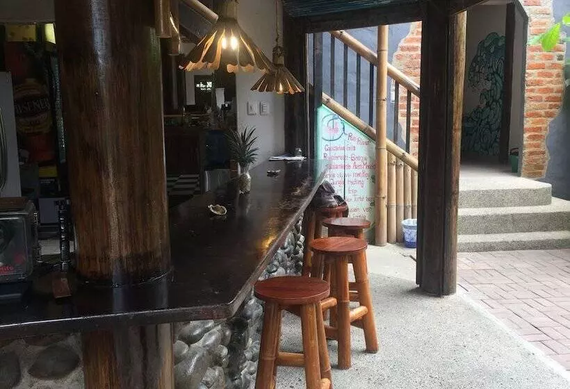 La Facha Hostel Restaurant Surf