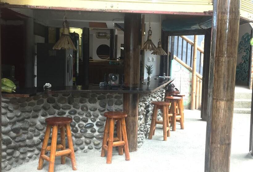 La Facha Hostel Restaurant Surf