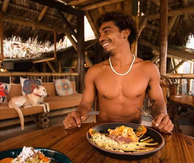 La Facha Hostel Restaurant Surf