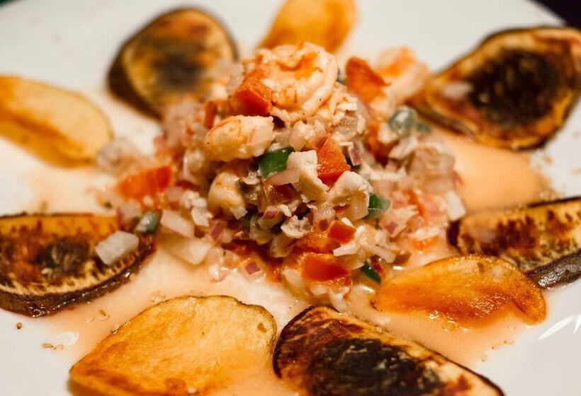 La Facha Hostel Restaurant Surf