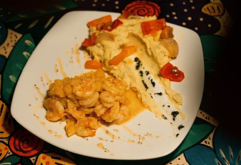 La Facha Hostel Restaurant Surf