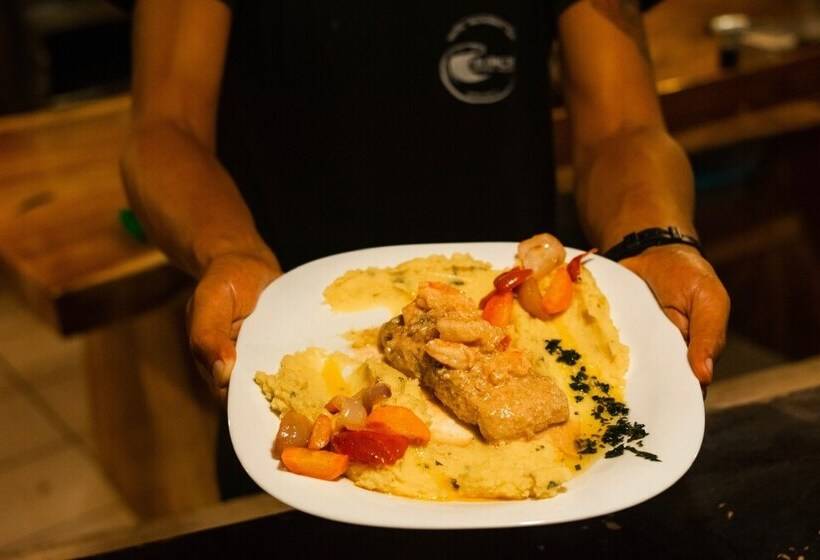 La Facha Hostel Restaurant Surf