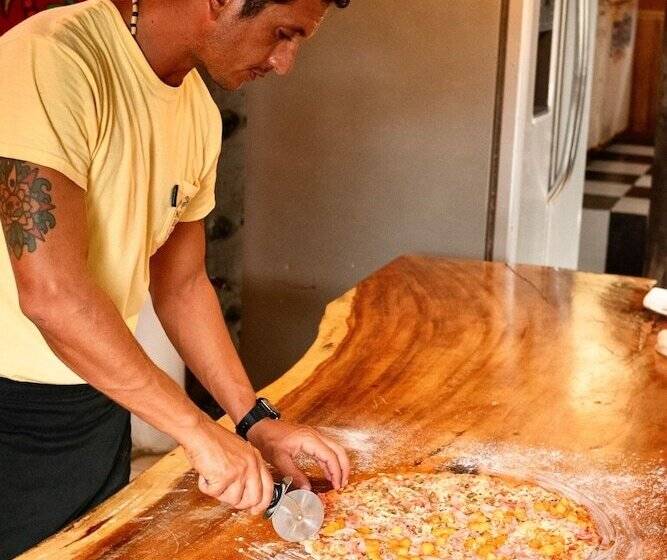 La Facha Hostel Restaurant Surf