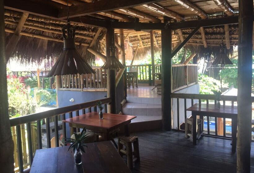 La Facha Hostel Restaurant Surf