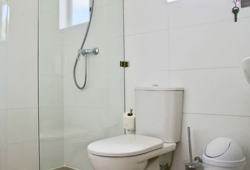 پانسیون Eve's Residence