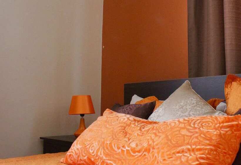 پانسیون Eve's Residence