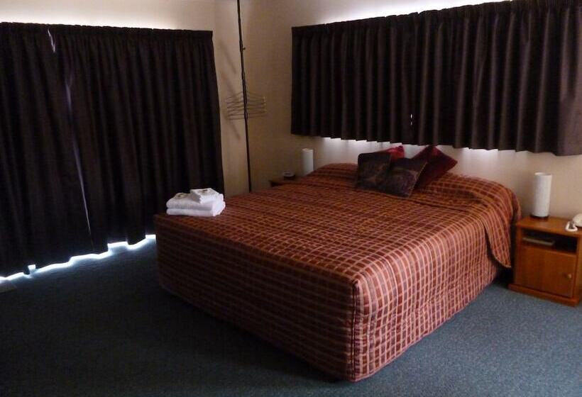 Heritage Court Motel