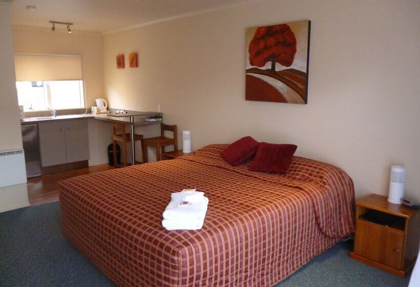 Heritage Court Motel