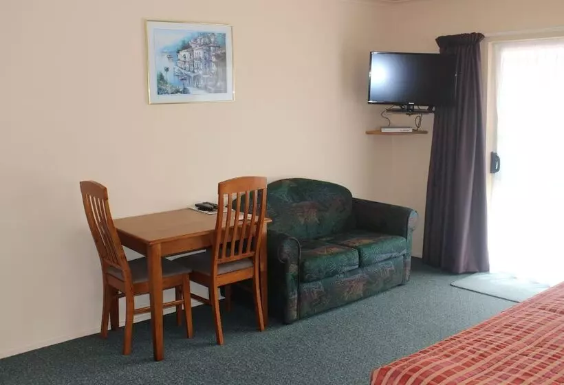 Heritage Court Motel