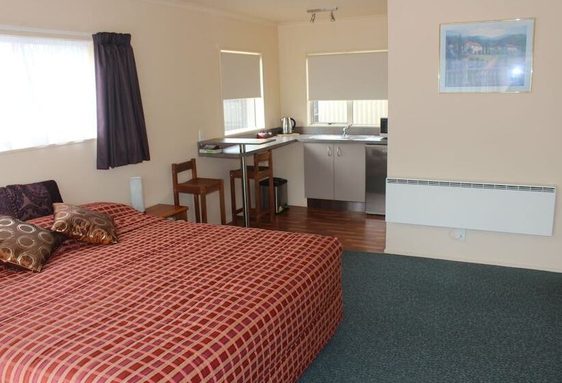 Heritage Court Motel