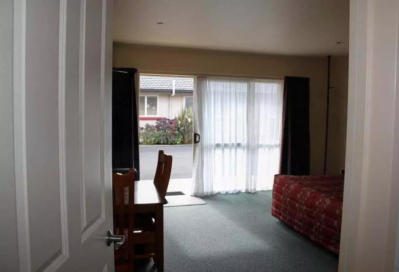 Heritage Court Motel