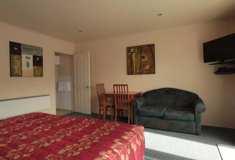 Heritage Court Motel