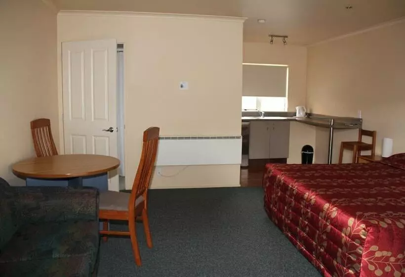 Heritage Court Motel