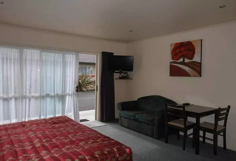 Heritage Court Motel