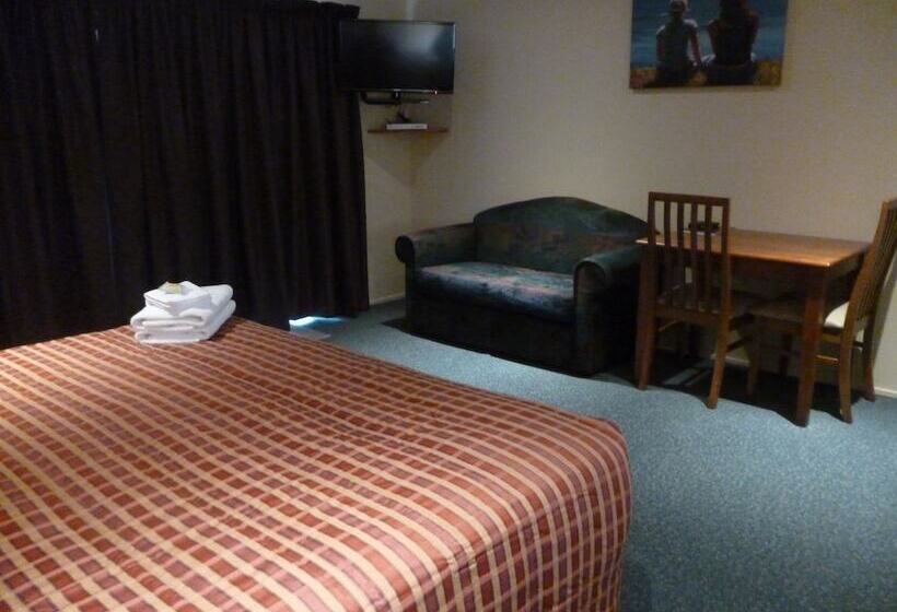 Heritage Court Motel