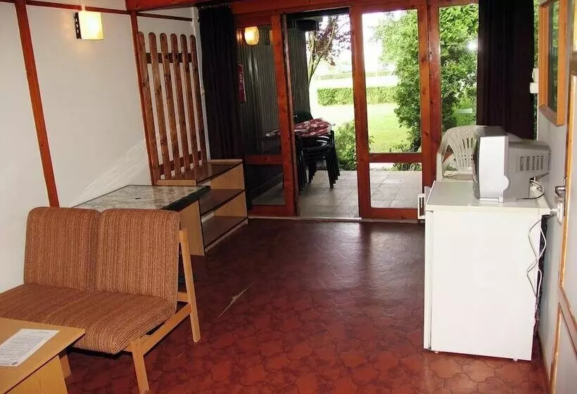 ホテル Balatontourist Vadvirág Kemping