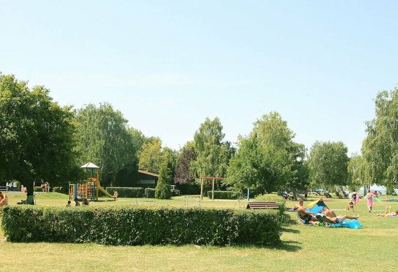 Отель Balatontourist Vadvirág Kemping