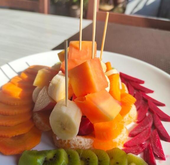 هتل High Ground Inn Sarangkot