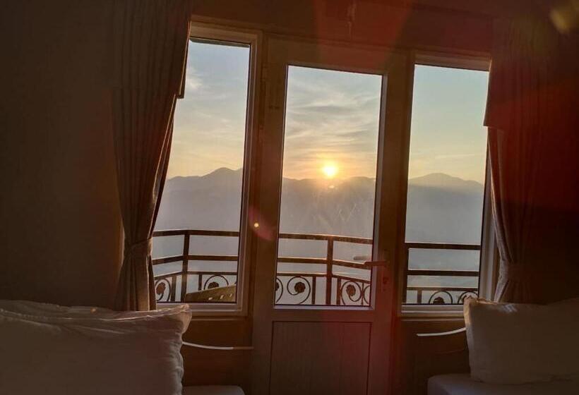 هتل High Ground Inn Sarangkot