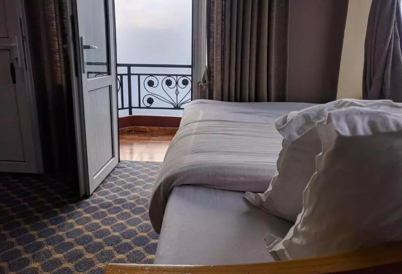 هتل High Ground Inn Sarangkot