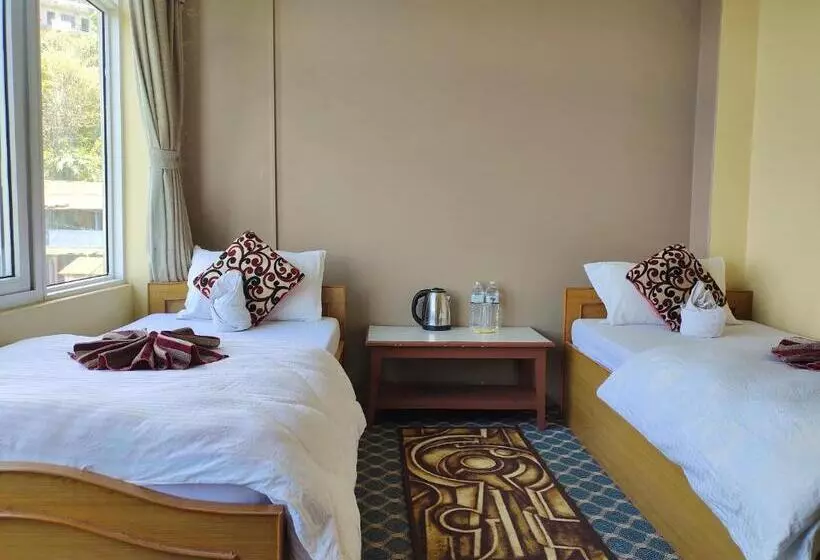 هتل High Ground Inn Sarangkot