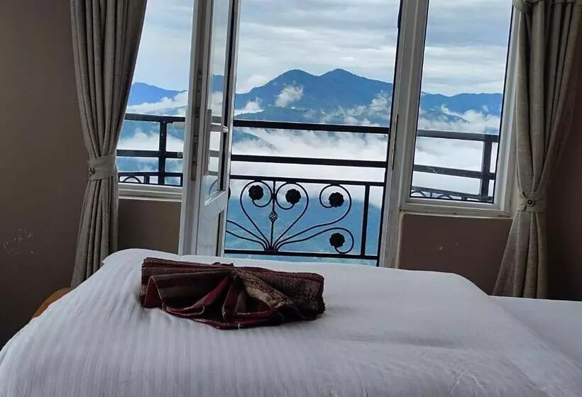 هتل High Ground Inn Sarangkot