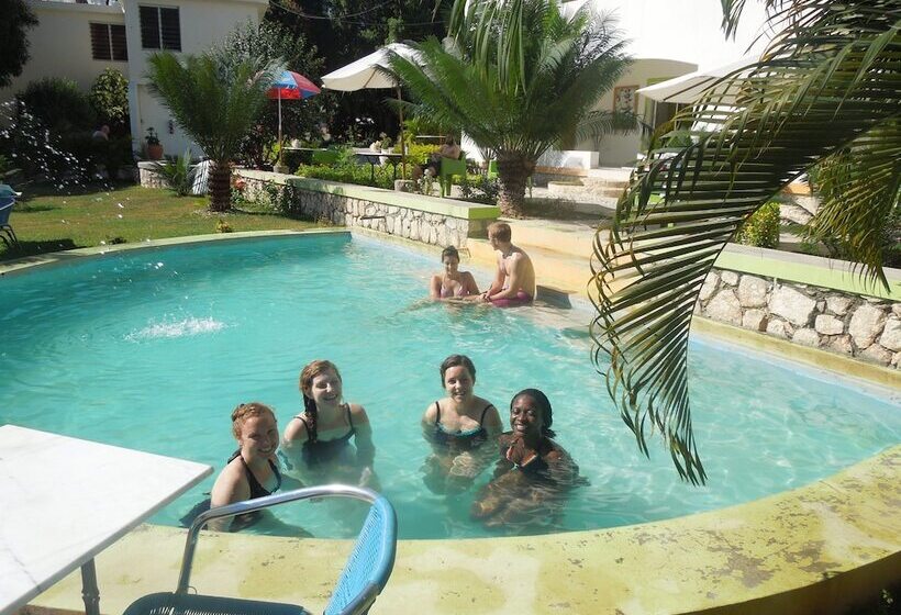 هتل Kabic Beach Club