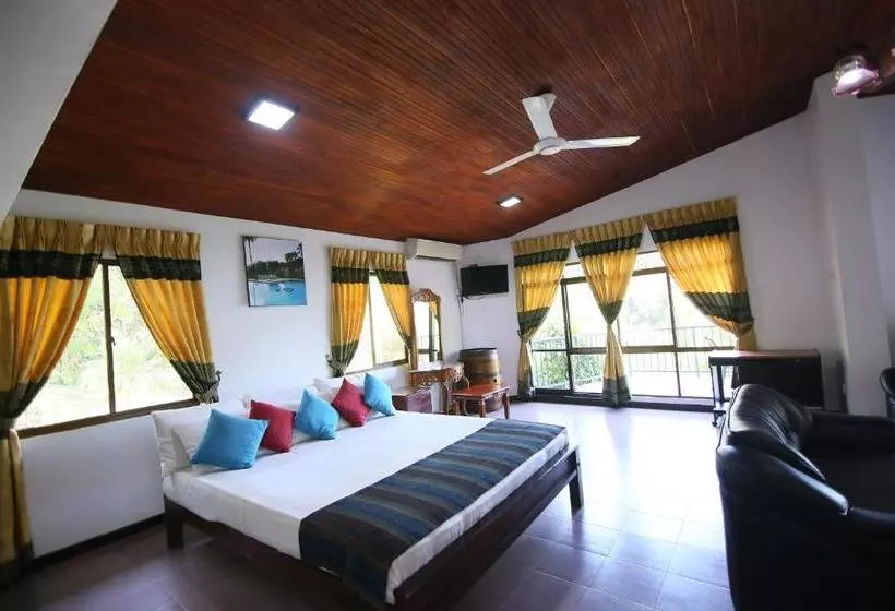 Hotel Oruthota Chalets