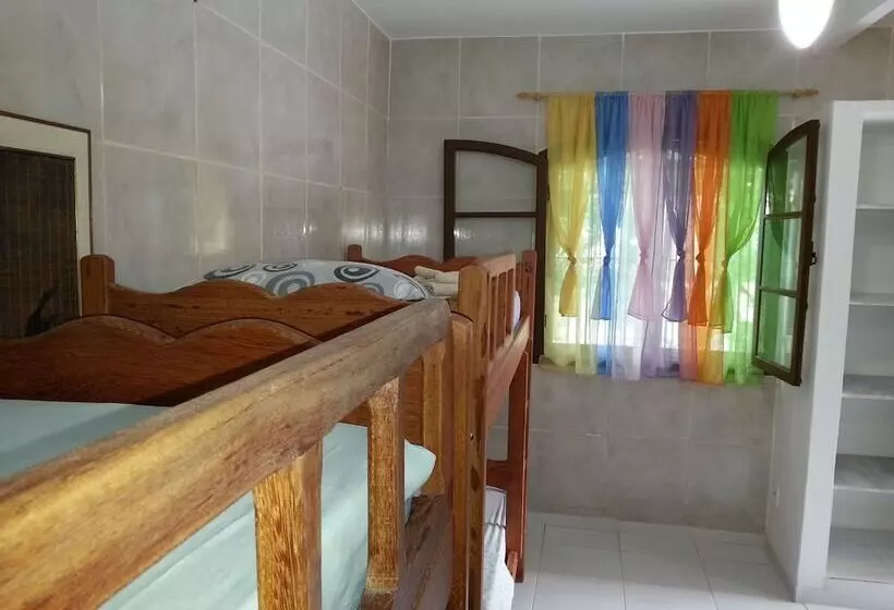 Itaúna Hostel