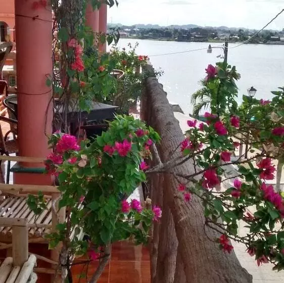 La Casa Del Lacandon   Hostel