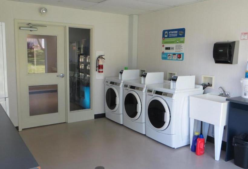 Residence & Conference Centre Brockville