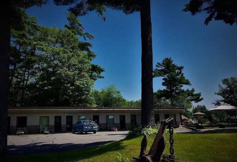 Town & Country Motel