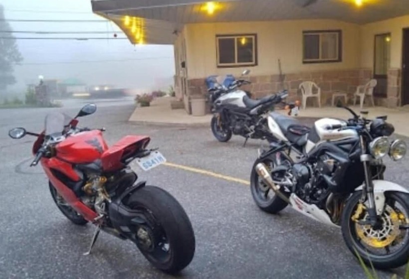 Town & Country Motel